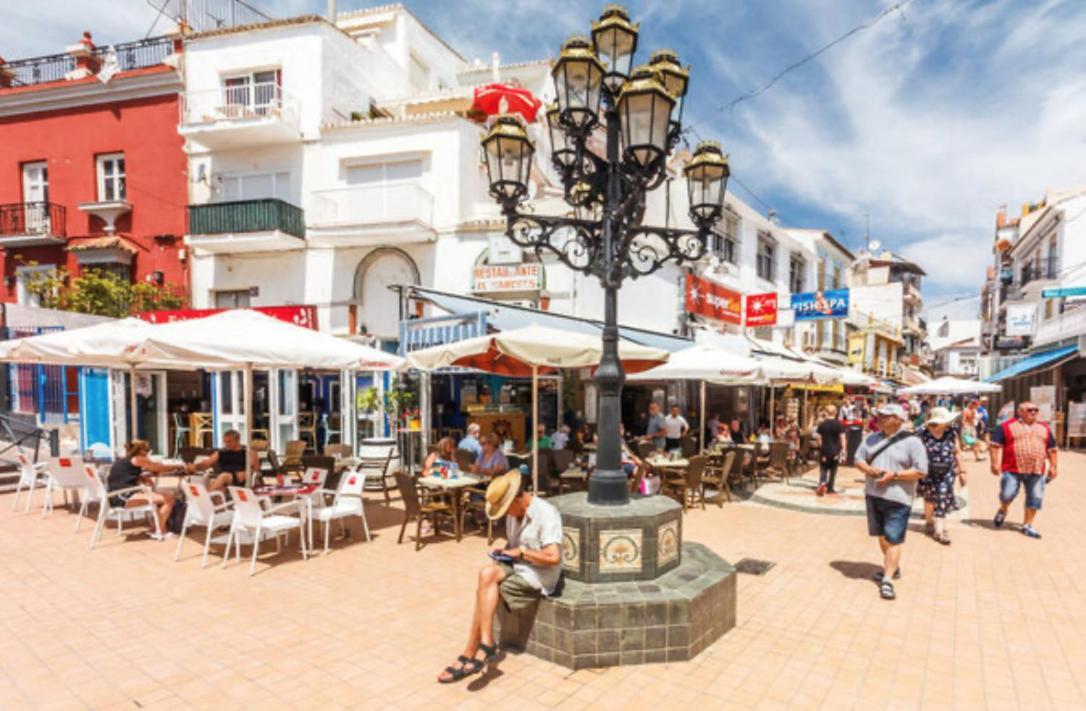 The Black&White Apartment Torremolinos Exterior photo